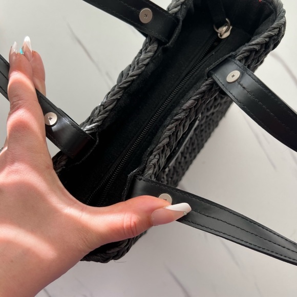 Kenneth Cole Reaction Straw Bag - Picture 4 of 7